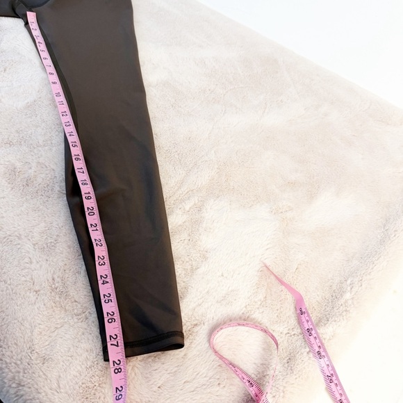 ALO YOGA Bundle of Two Leggings Airlift Tan And Brown Size XS - Picture 4 of 5